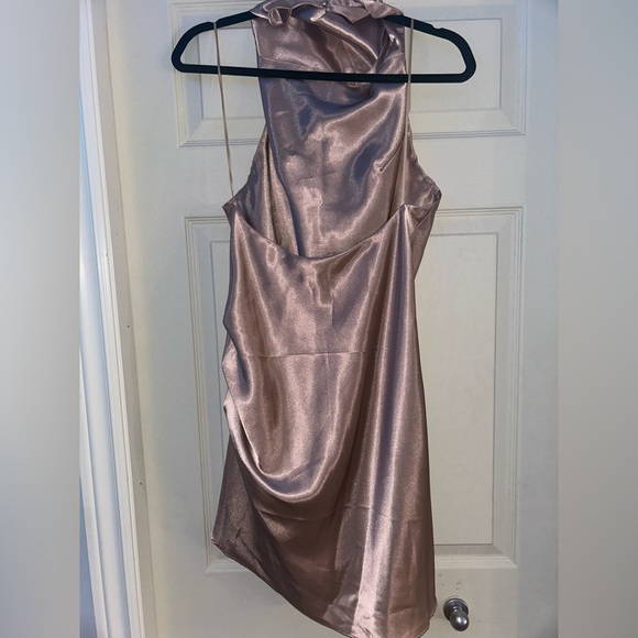 Backless mini dress - Picture 2 of 3